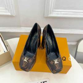 Picture of Louis Vuitton Shoes _SKULVsz35-4011CMXC110112443